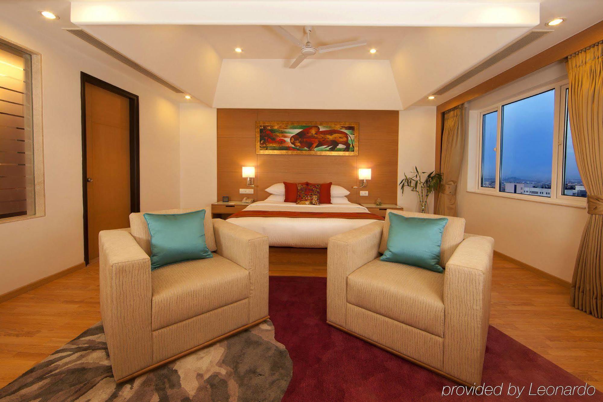 Lemon Tree Premier Hitec City Hyderabad Rum bild