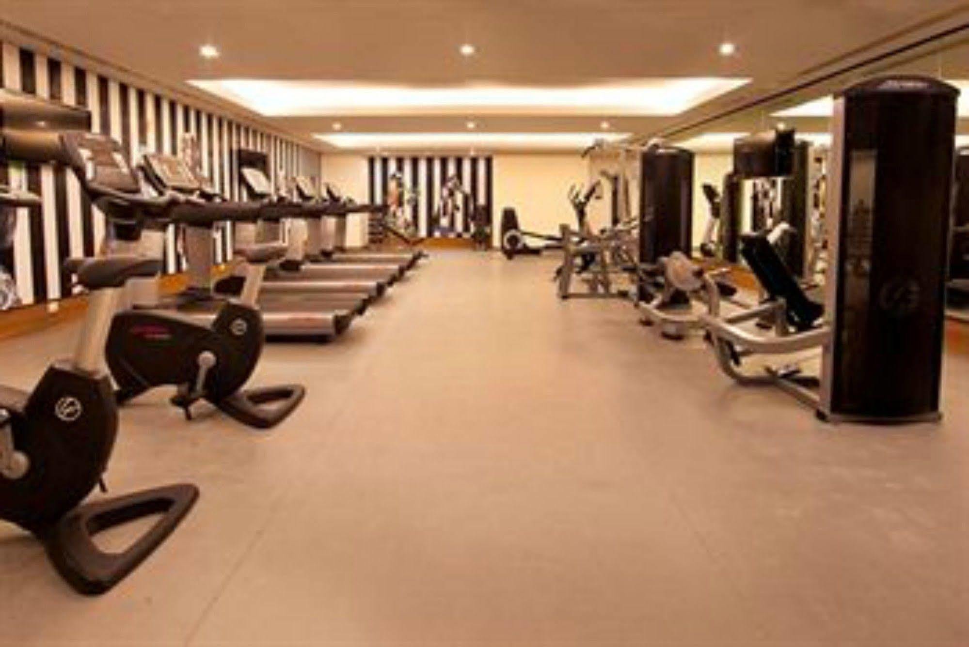 Lemon Tree Premier Hitec City Hyderabad Exteriör bild