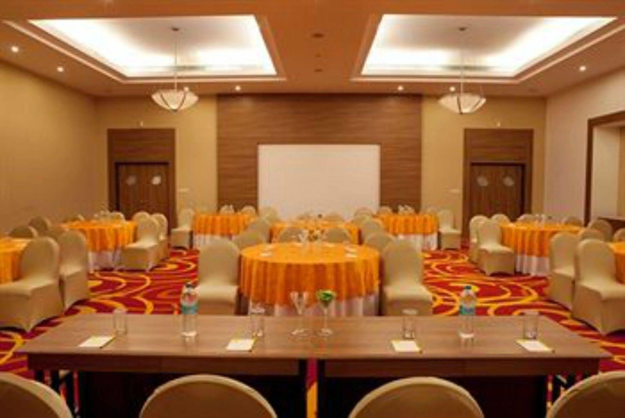 Lemon Tree Premier Hitec City Hyderabad Exteriör bild